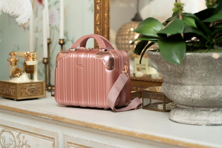 How to Choose the Right Luggage for Your Trip